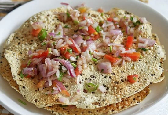 MASALA PAPAD: MÓN ĂN NHẸ GIÒN CỦA ẤN ĐỘ VỚI HƯƠNG VỊ THỊT